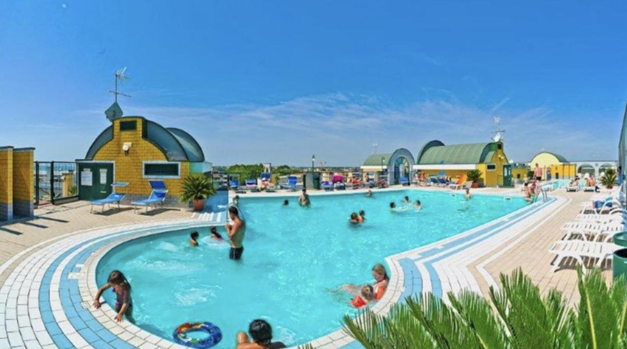 Residence Cristoforo Colombo - Carraro Immobiliare - Family Apartments Caorle Zewnętrze zdjęcie